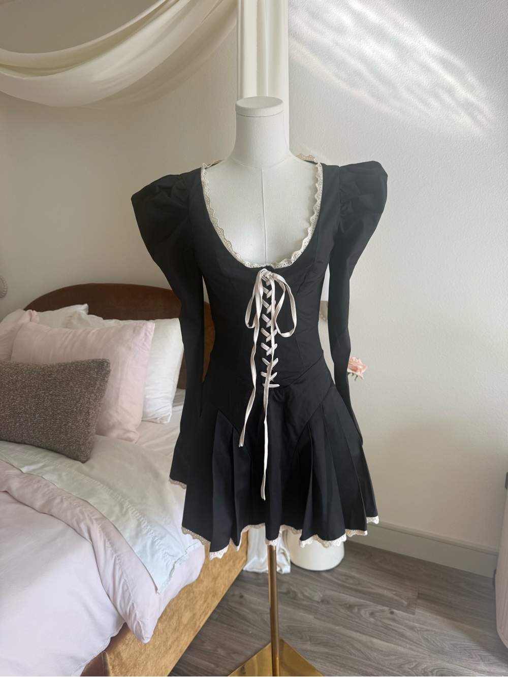 House of CB Larisa Black Cream Lace Up Corset Puff Sleeve Pleated Mini Dress XS - Picture 6 of 7